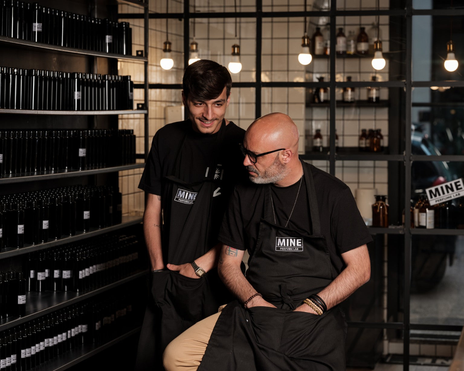 Ο Massimo και ο Angelo Annunziata στο MINE Perfume Lab